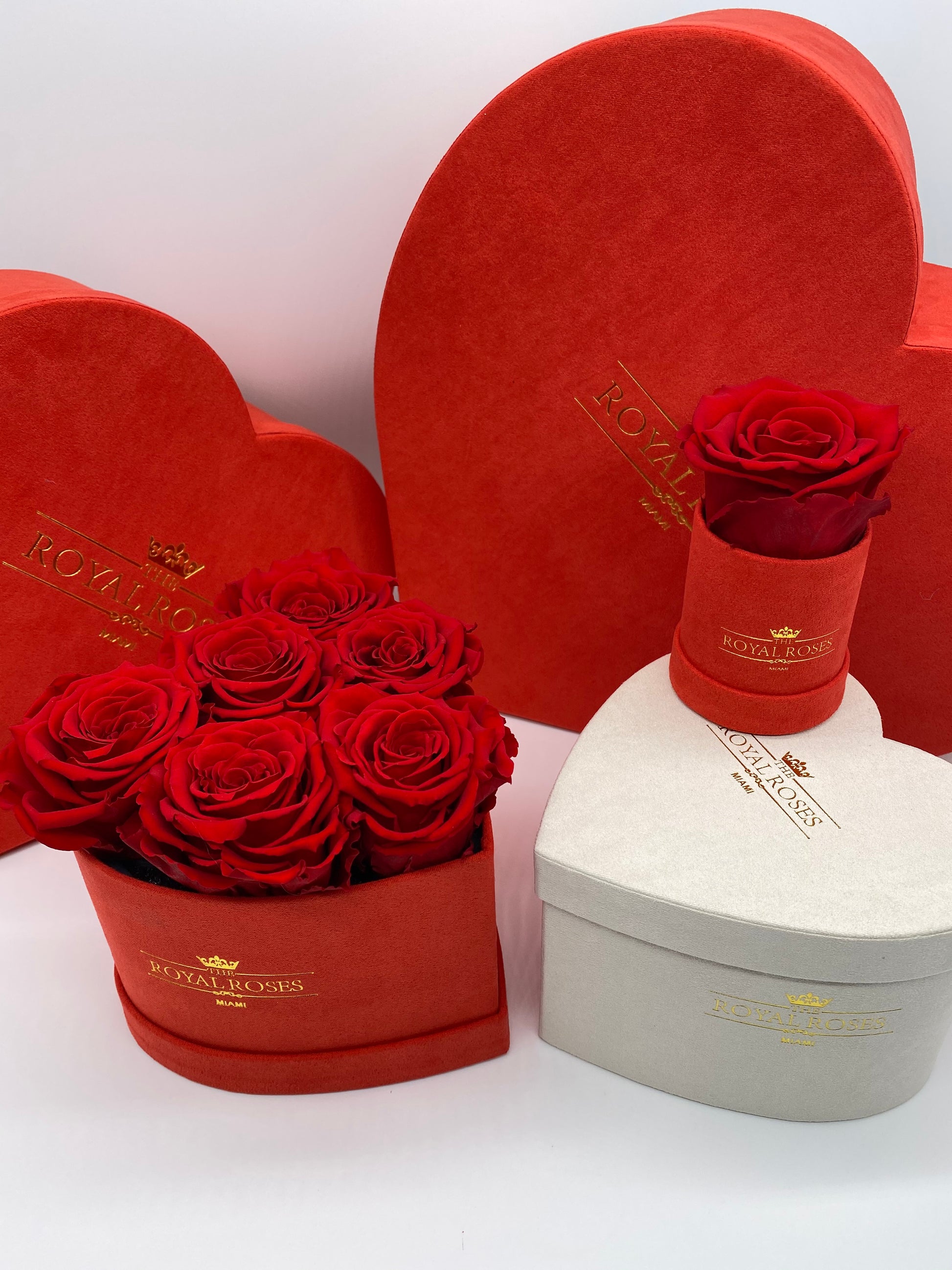 Real Long Lasting Roses - Mini Heart Shaped Box - Lifetime is Over 1 Year - The Royal Roses 