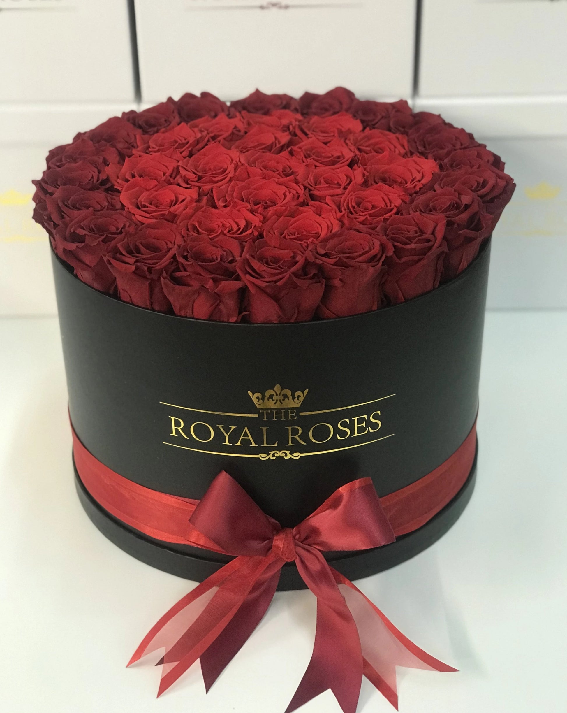 Real Long Lasting Roses- Round Box - Lifetime is Over 1 Year - The Royal Roses 