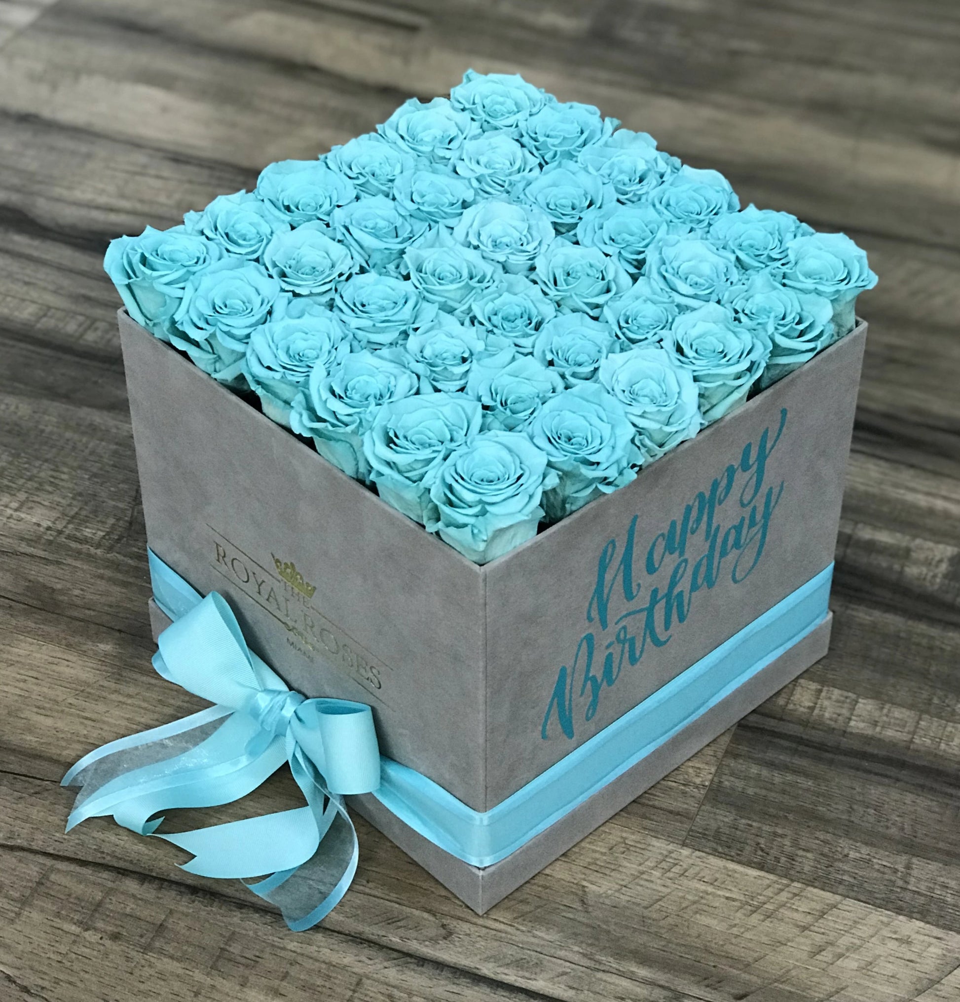 Real Long Lasting Roses - Square Box - Lifetime is Over 1 Year - The Royal Roses 
