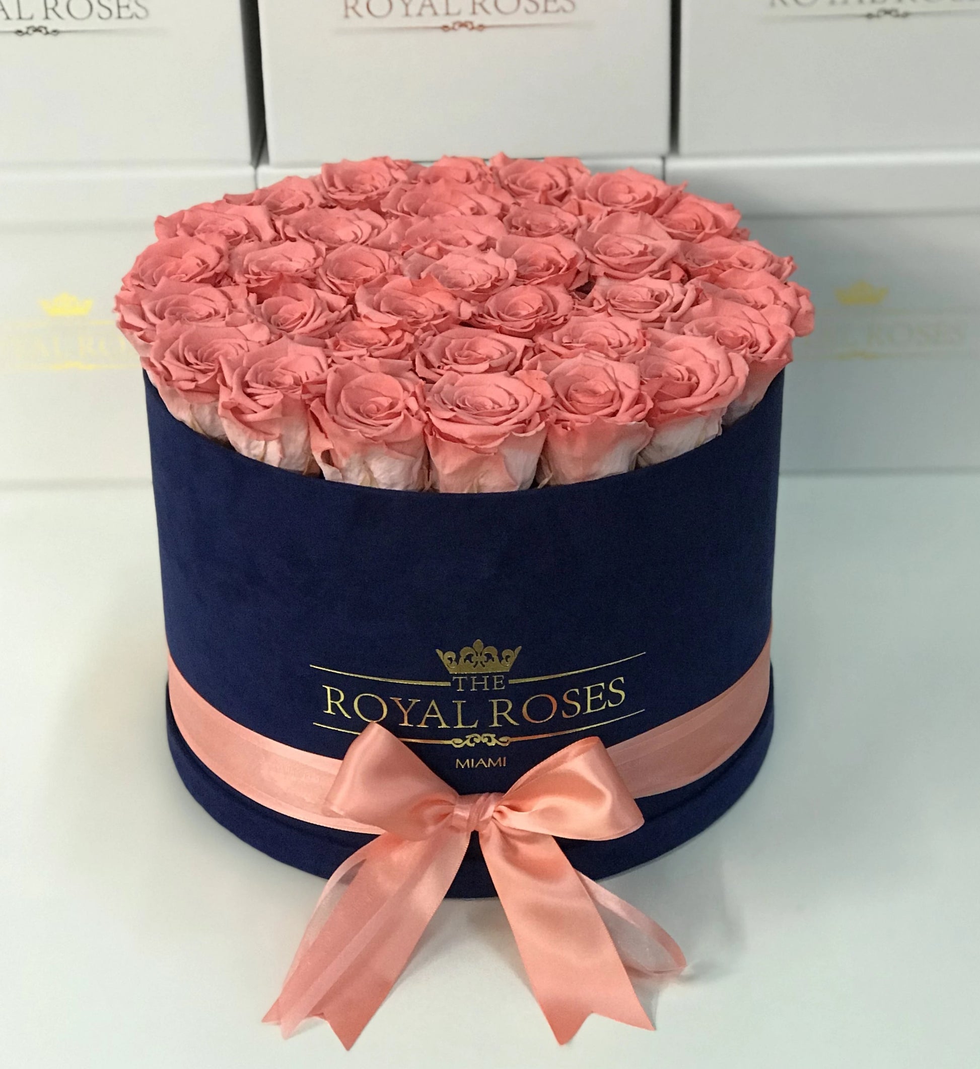 Real Long Lasting Roses- Round Box - Lifetime is Over 1 Year - The Royal Roses 